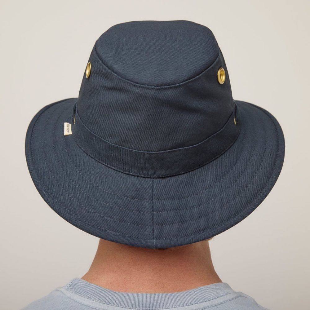 Tilley water repellent T5 Adventure Hat mens size small (Small)